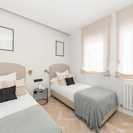 Plaza Espana Viii Calle San Bernardo 3br 3bh