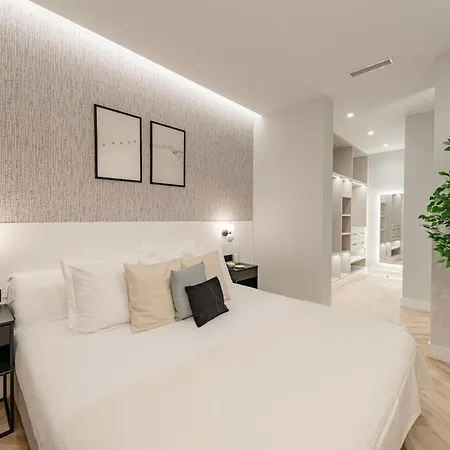 Plaza Espana Viii Calle San Bernardo 3br 3bh Apartment Madrid