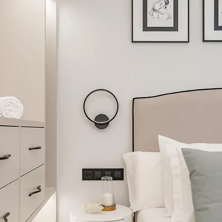 Plaza Espana Viii Calle San Bernardo 3br 3bh Apartment Madrid
