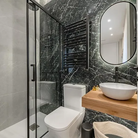 Plaza Espana Viii Calle San Bernardo 3br 3bh Apartment