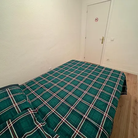 Guest house Basic Madrona Madrid