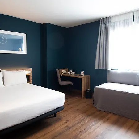 Travelodge Metropolitano *