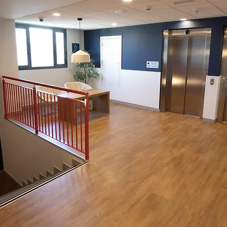 Travelodge Metropolitano Hotel *