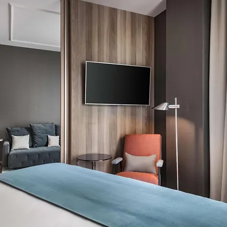 Hotel Nh Collection Gran Via 4*