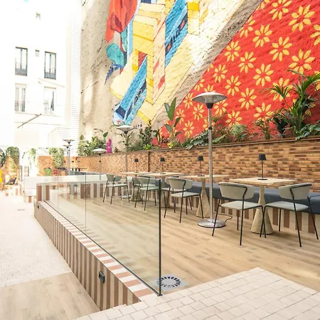 ホテル Akeah Gran Via (adults Only) 3*