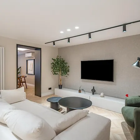 Apartment Puerta Del Sol 3br 3bh Madrid
