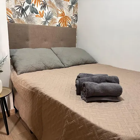 Apartment For Coqueto Temporal De Dos En El Corazon De Sgv63