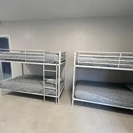 Oasis Hostel *