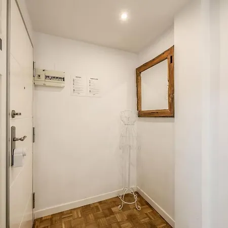 Urban Oasis In - Steps From River Manzanares Apartamento Madrid