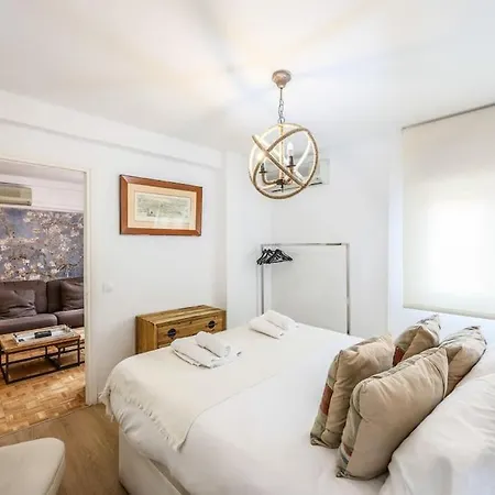 Urban Oasis In - Steps From River Manzanares Apartamento *