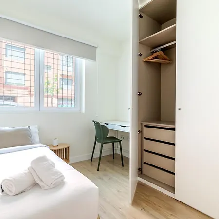 Caterina Plaza Castilla Apartment *