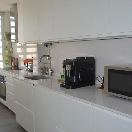 Luxury Renovated With Terrace In Apartment *