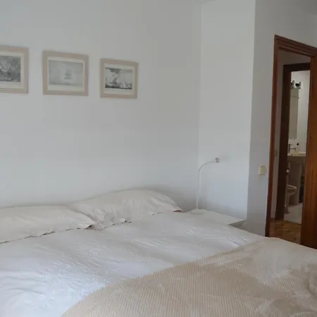 Luxury Renovated With Terrace In Apartment Madrid
