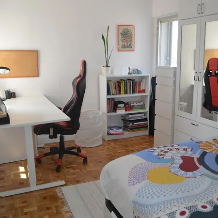 Luxury Renovated With Terrace In Apartment