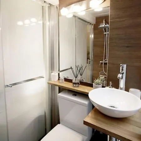 Mini Estudio De 8 M2 En El Corazon De Malasana De Membrillosuites Apartment *