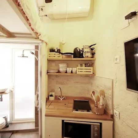 Apartment Mini Estudio De 8 M2 En El Corazon De Malasana De Membrillosuites