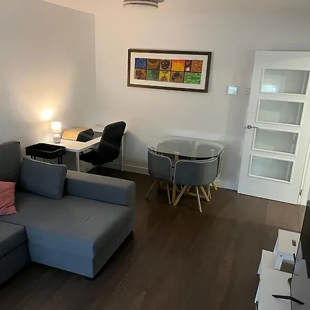 Valdebebas Con Garaje Gimnasio Y Piscina Apartamento Madrid