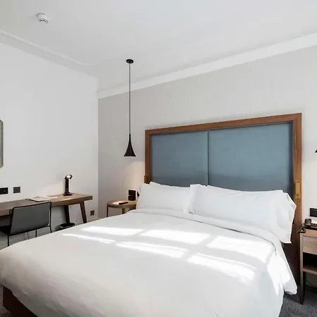 Doubletree By Hilton Madrid-prado Otel Madrid