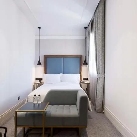 Doubletree By Hilton Madrid-prado Otel 4*