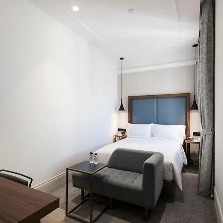 Otel Doubletree By Hilton Madrid-prado
