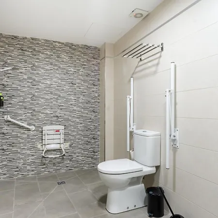 Limehome La Bolsa Apartment *