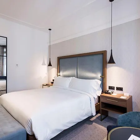 Doubletree By Hilton Madrid-prado Madrid