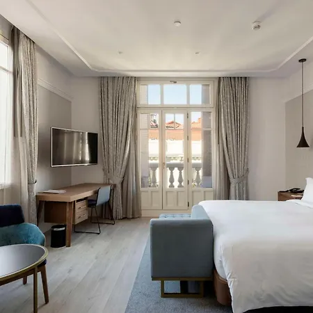 Doubletree By Hilton Madrid-prado Otel Madrid