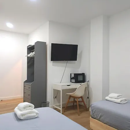 Casa De Huespedes 12 Octubre Guest house Madrid