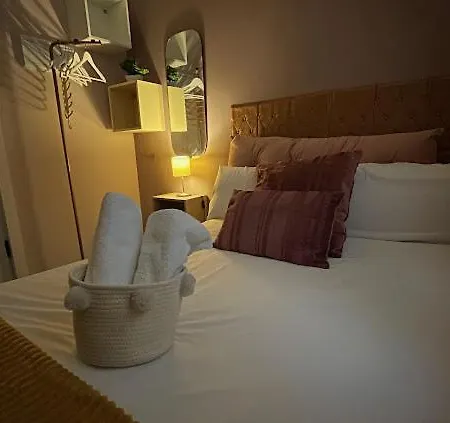 Estudio Plaza Neptuno Apartamento *