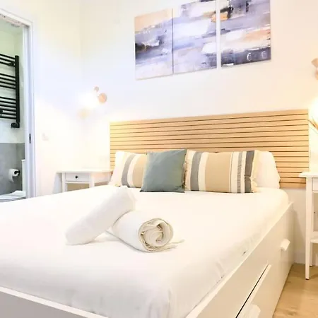 For Comodo De Un Gan5a Apartment *