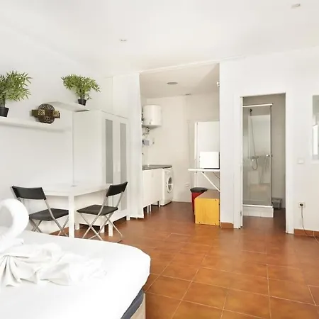 Centrally Located In - 382 Madrid