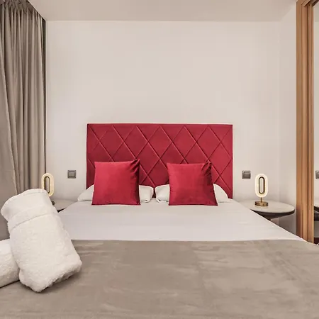 Luxury In Barrio Palacio