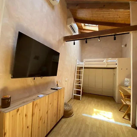 Nuevo Y Moderno Apartamento En * Madrid