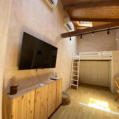 Nuevo Y Moderno Apartamento En * Madrid