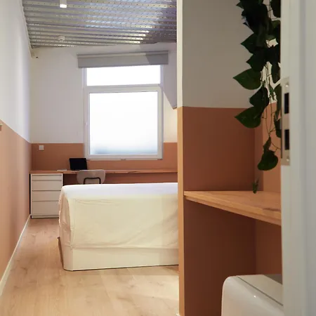 Ola Living Tetuan Guest house Madrid