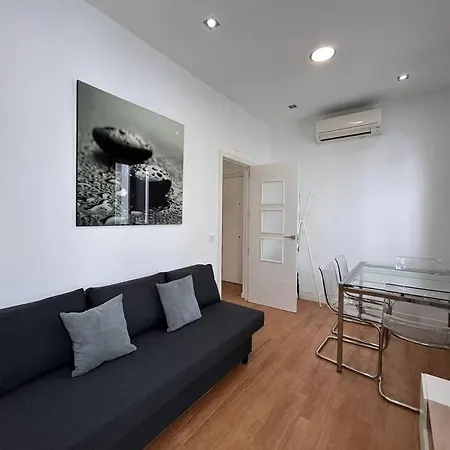 Flat In The Barrio De Delicias, Apartamento Madrid