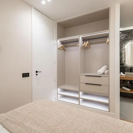 Apartment Centro Xviii Calle Montera 4br 4bh