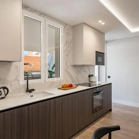 Centro Xviii Calle Montera 4br 4bh Madrid