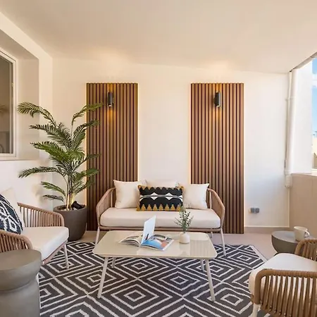 Centro Xviii Calle Montera 4br 4bh Apartment