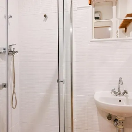 For Lindo Estudio Temporal En Barrio Justicia Slr16 Apartment Madrid