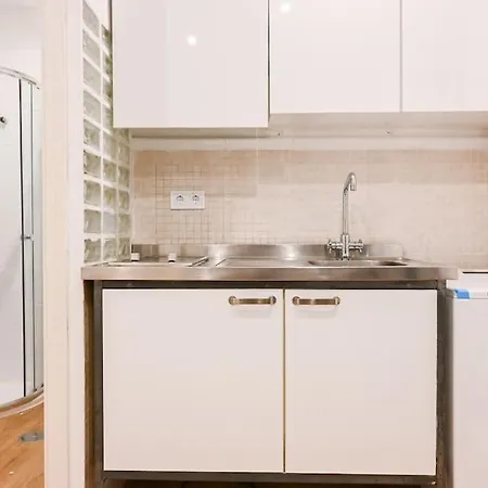Apartment For Lindo Estudio Temporal En Barrio Justicia Slr16 Madrid