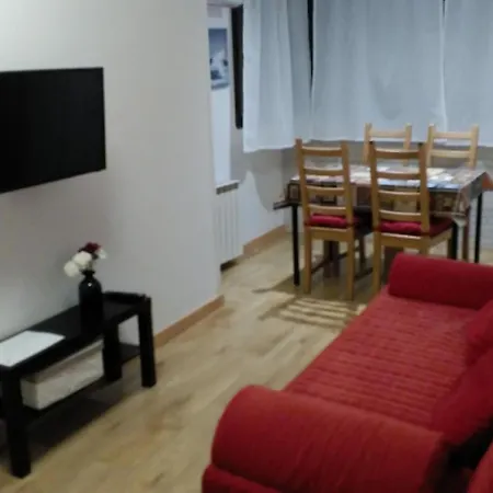 Ruhige Ferienwohnung Im Gruenguertel Der Stadt Apartment Madrid