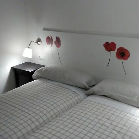 Ruhige Ferienwohnung Im Gruenguertel Der Stadt Apartment Madrid