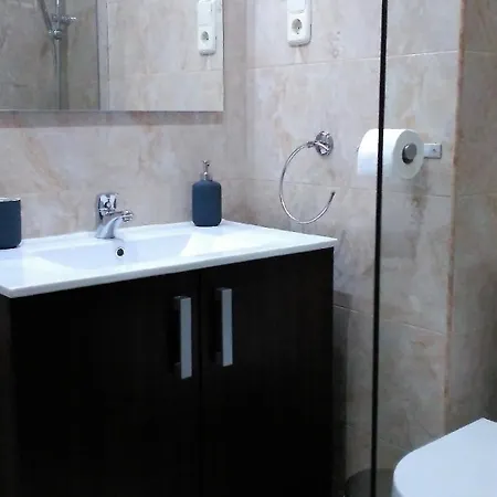 Ruhige Ferienwohnung Im Gruenguertel Der Stadt Apartment