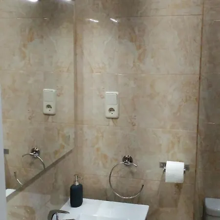 Ruhige Ferienwohnung Im Gruenguertel Der Stadt Apartment *