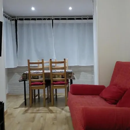 Apartment Ruhige Ferienwohnung Im Gruenguertel Der Stadt Madrid