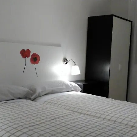Ruhige Ferienwohnung Im Gruenguertel Der Stadt Madrid