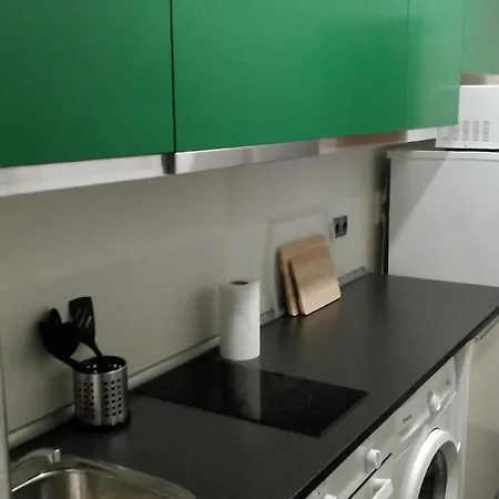 Ruhige Ferienwohnung Im Gruenguertel Der Stadt Apartment