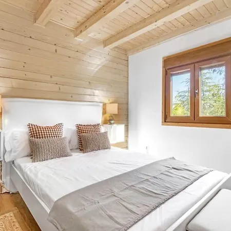 Cozy Wood Cabin, Casino, Pool, 25 Min To Center Madri