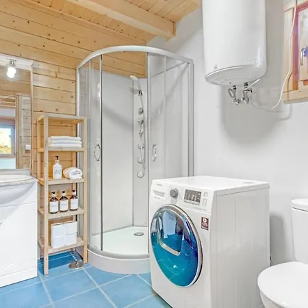 Villa Cozy Wood Cabin, Casino, Pool, 25 Min To Center